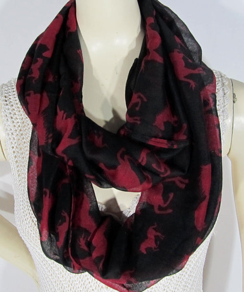 Horse Loops 5 Scarf Black (SL101)